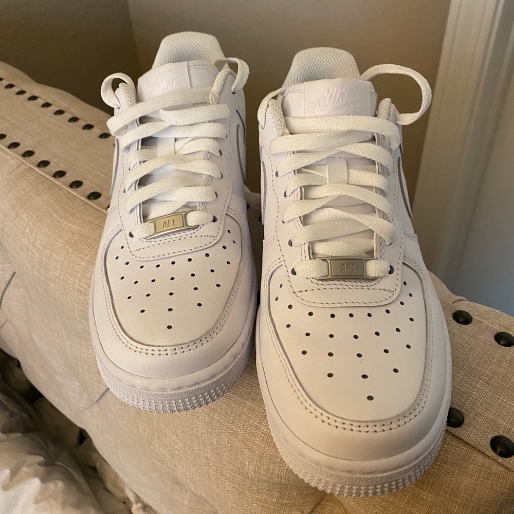 NIKE AIR FORCE 1 BRAND NEW!!!